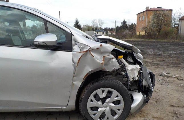 Toyota Yaris cena 20900 przebieg: 23514, rok produkcji 2019 z Stęszew małe 301